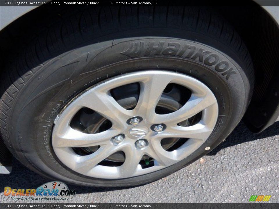 2013 Hyundai Accent GS 5 Door Ironman Silver / Black Photo #3