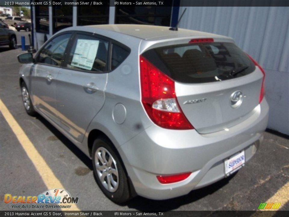 2013 Hyundai Accent GS 5 Door Ironman Silver / Black Photo #5
