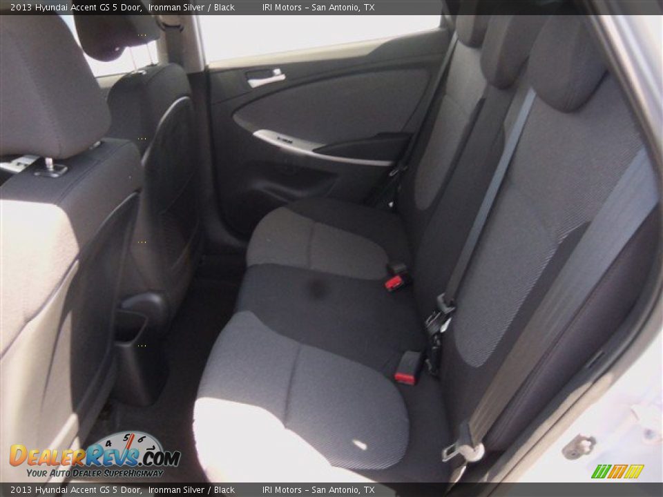 2013 Hyundai Accent GS 5 Door Ironman Silver / Black Photo #11
