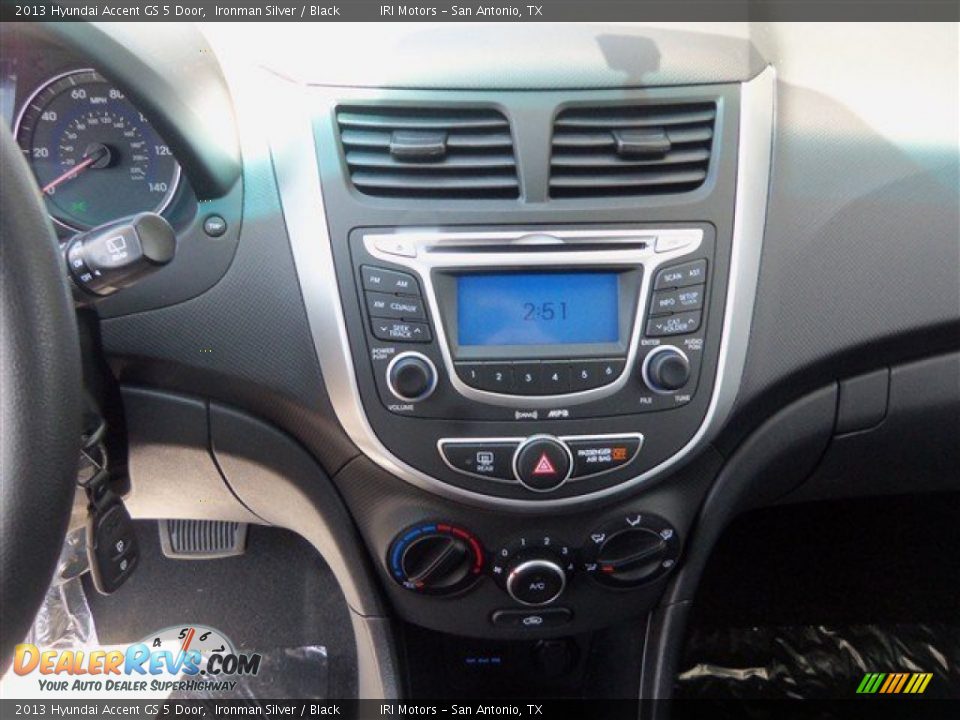 2013 Hyundai Accent GS 5 Door Ironman Silver / Black Photo #13