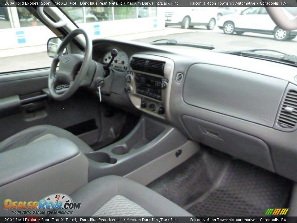 Dashboard of 2004 Ford Explorer Sport Trac XLT 4x4 Photo #11