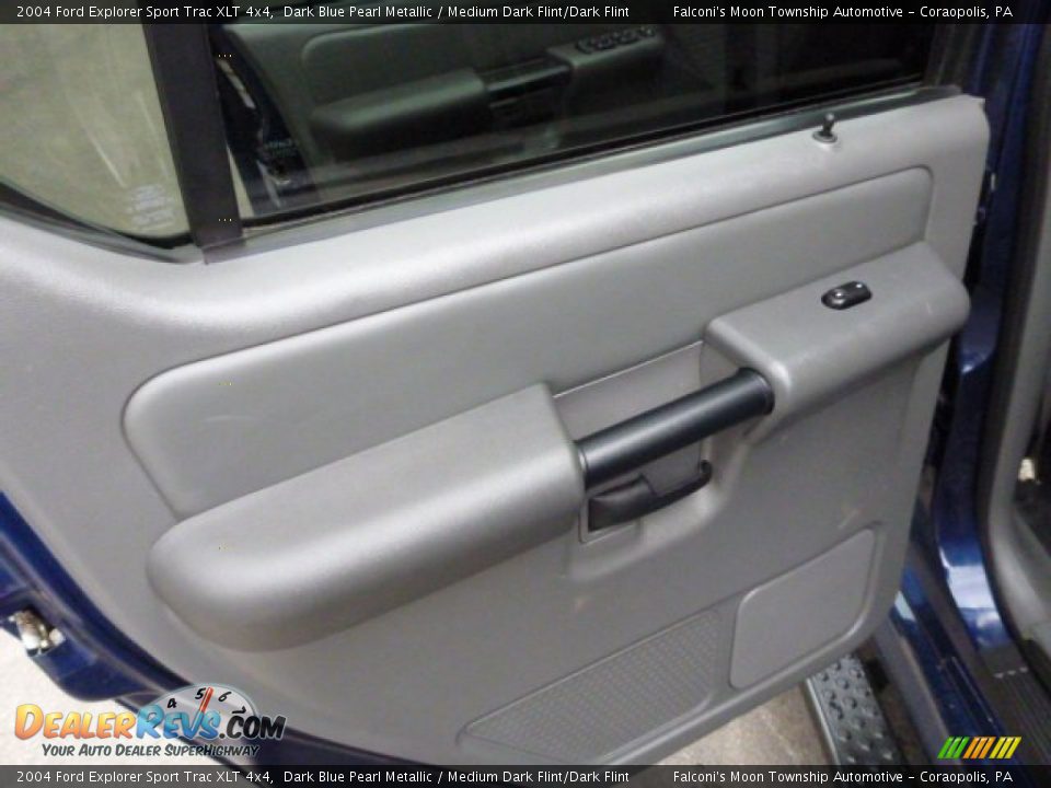 Door Panel of 2004 Ford Explorer Sport Trac XLT 4x4 Photo #18