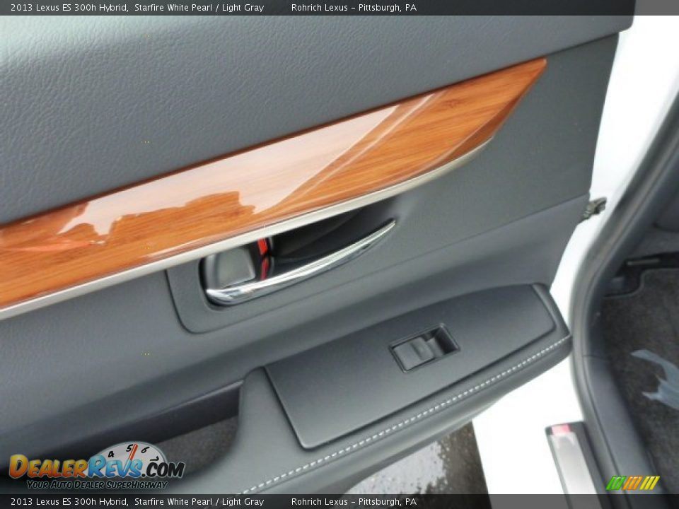 2013 Lexus ES 300h Hybrid Starfire White Pearl / Light Gray Photo #13