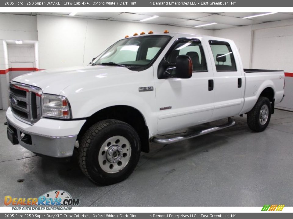 2005 Ford F250 Super Duty XLT Crew Cab 4x4 Oxford White / Dark Flint Photo #7