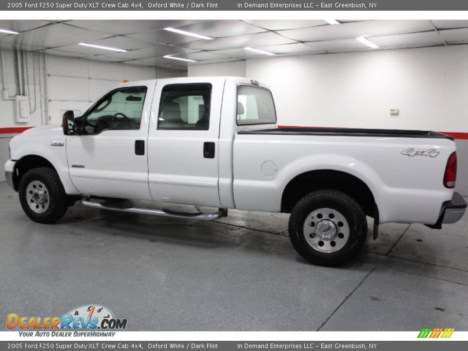 2005 Ford F250 Super Duty XLT Crew Cab 4x4 Oxford White / Dark Flint Photo #8