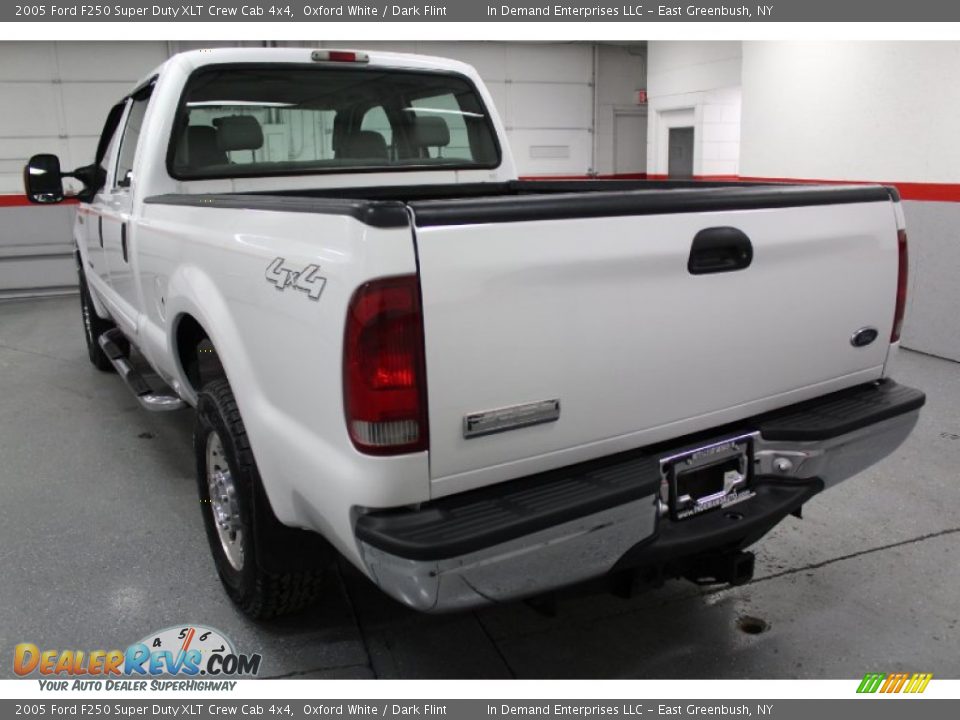 2005 Ford F250 Super Duty XLT Crew Cab 4x4 Oxford White / Dark Flint Photo #11