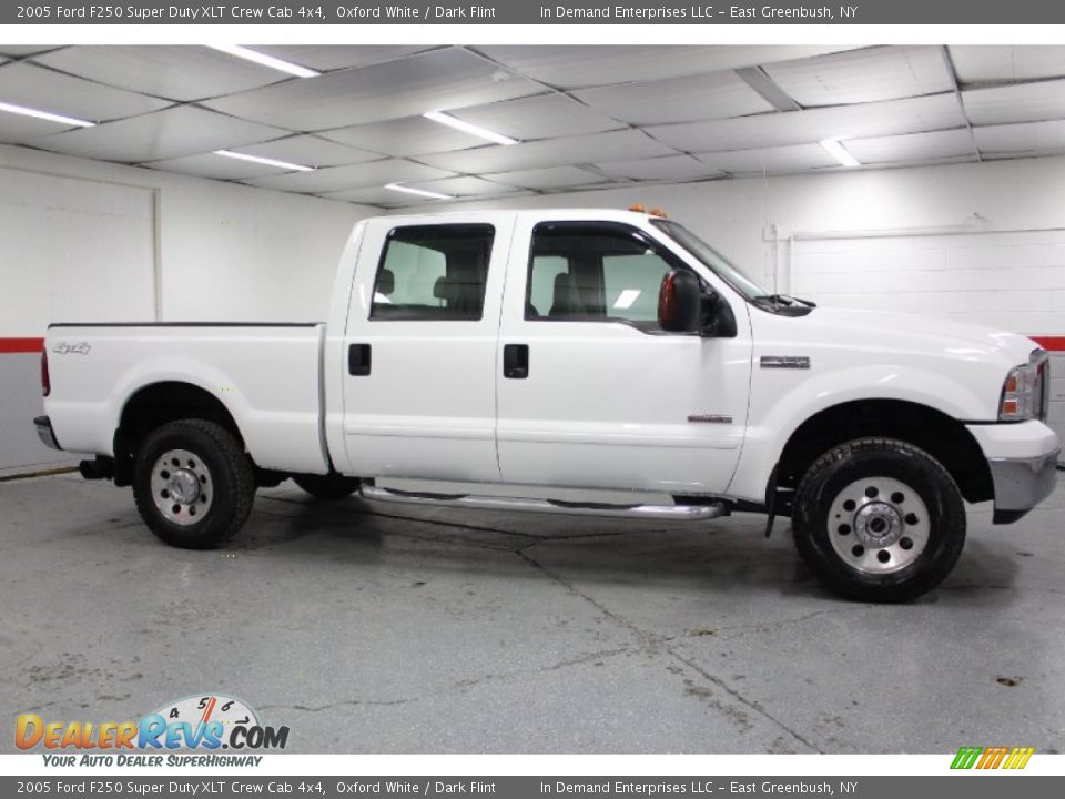 2005 Ford F250 Super Duty XLT Crew Cab 4x4 Oxford White / Dark Flint Photo #16