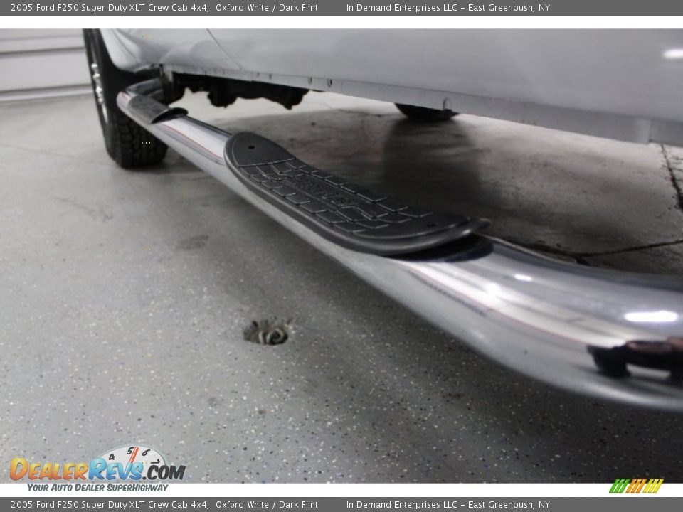 2005 Ford F250 Super Duty XLT Crew Cab 4x4 Oxford White / Dark Flint Photo #23