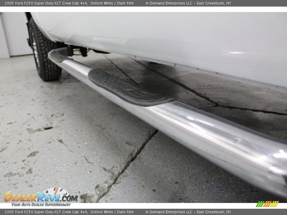 2005 Ford F250 Super Duty XLT Crew Cab 4x4 Oxford White / Dark Flint Photo #24