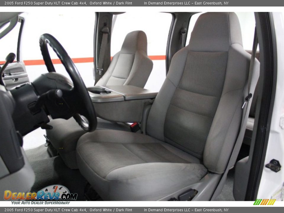 2005 Ford F250 Super Duty XLT Crew Cab 4x4 Oxford White / Dark Flint Photo #31