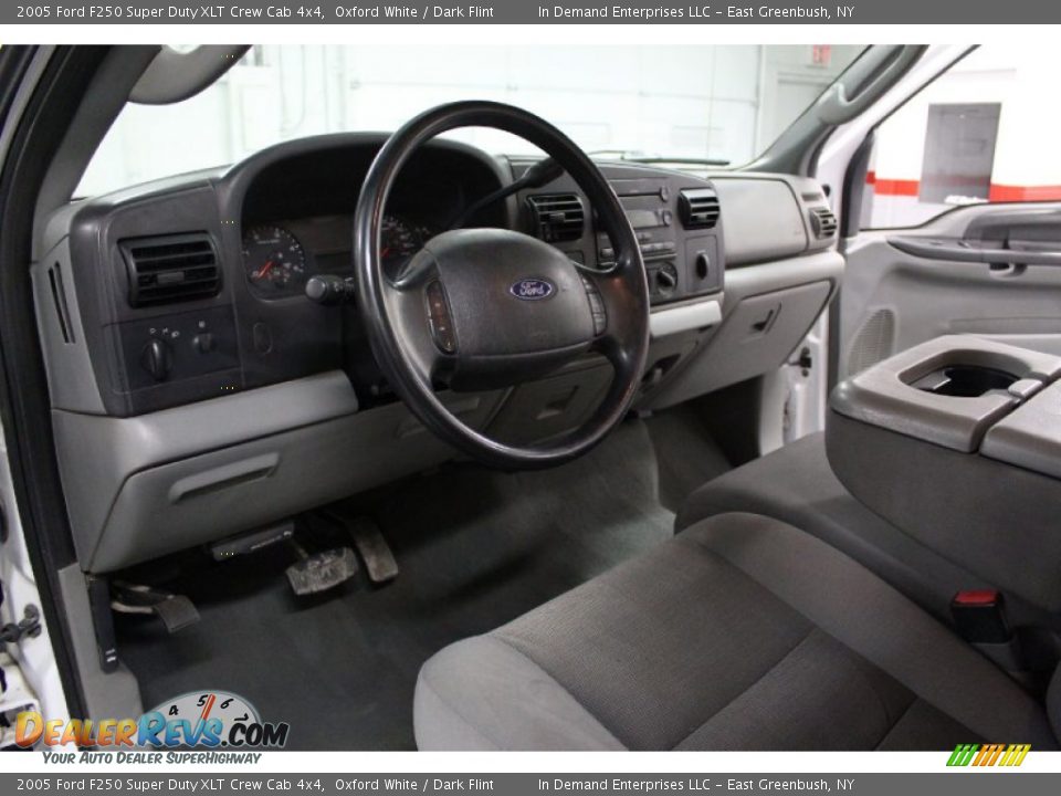 2005 Ford F250 Super Duty XLT Crew Cab 4x4 Oxford White / Dark Flint Photo #33