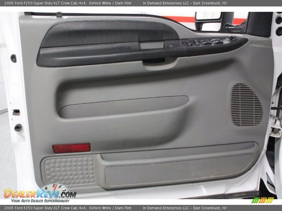 2005 Ford F250 Super Duty XLT Crew Cab 4x4 Oxford White / Dark Flint Photo #34