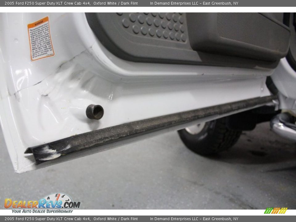 2005 Ford F250 Super Duty XLT Crew Cab 4x4 Oxford White / Dark Flint Photo #36