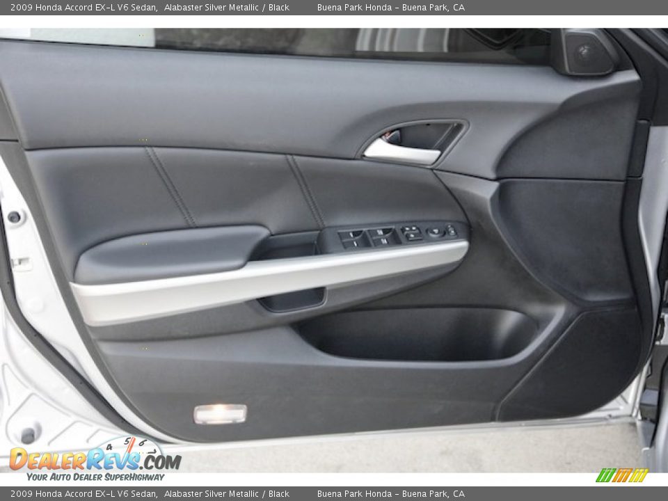 2009 Honda Accord EX-L V6 Sedan Alabaster Silver Metallic / Black Photo #28