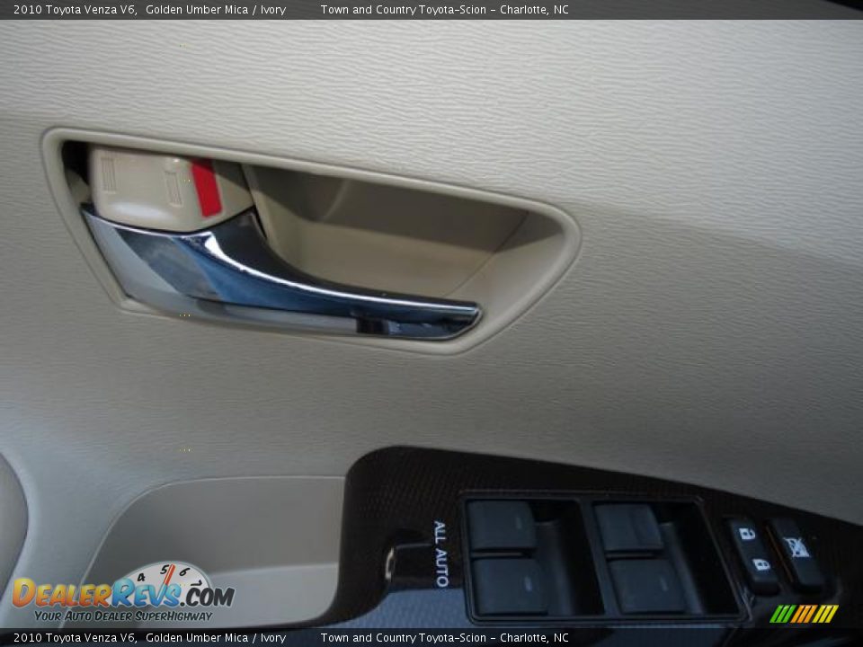 2010 Toyota Venza V6 Golden Umber Mica / Ivory Photo #11
