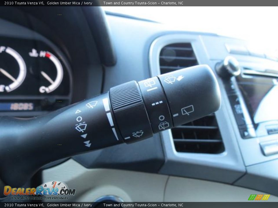 2010 Toyota Venza V6 Golden Umber Mica / Ivory Photo #24