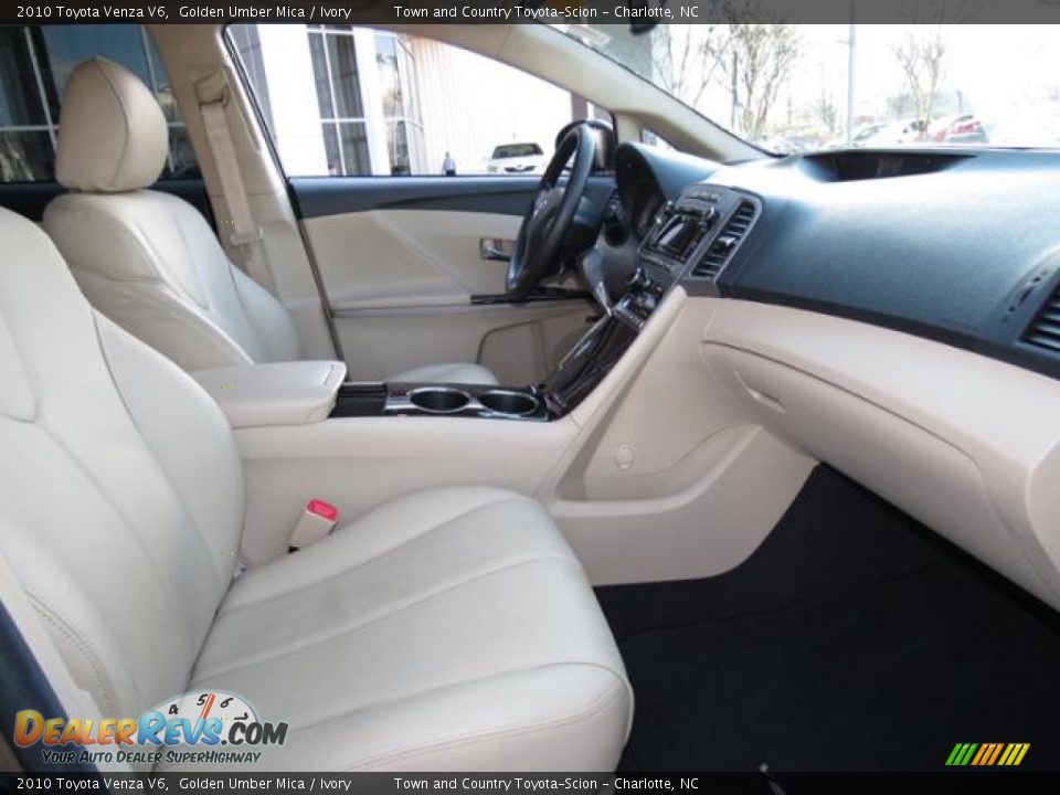2010 Toyota Venza V6 Golden Umber Mica / Ivory Photo #26