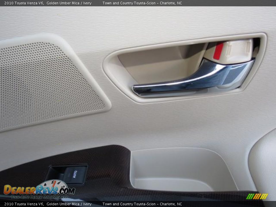 2010 Toyota Venza V6 Golden Umber Mica / Ivory Photo #30
