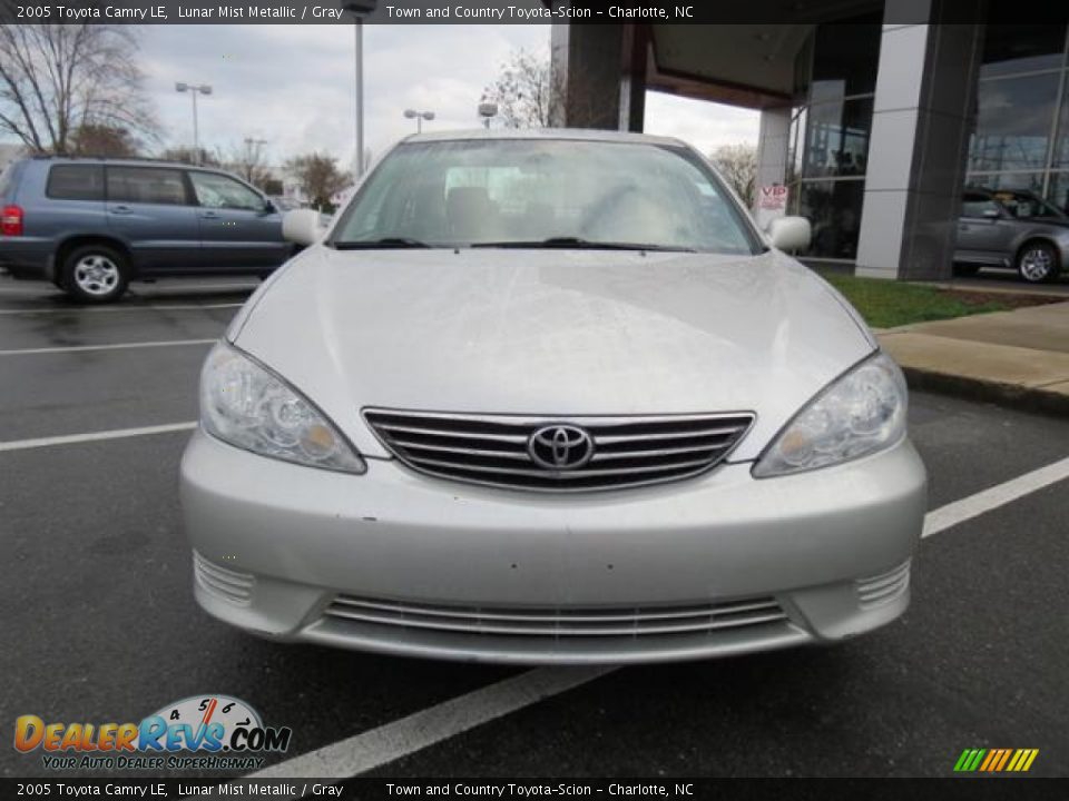 2005 Toyota Camry LE Lunar Mist Metallic / Gray Photo #2