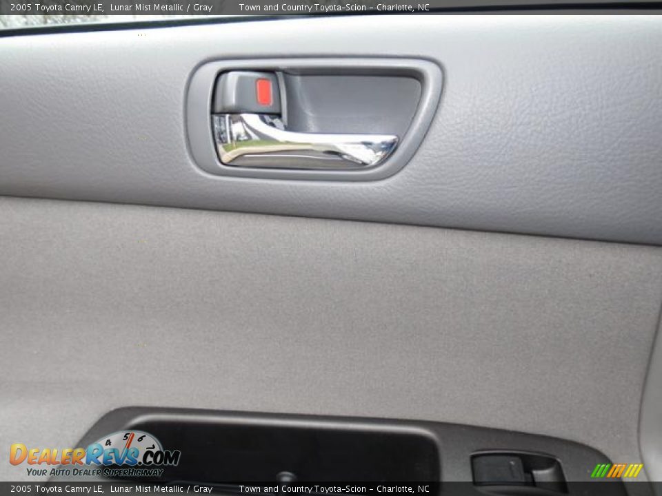 2005 Toyota Camry LE Lunar Mist Metallic / Gray Photo #6