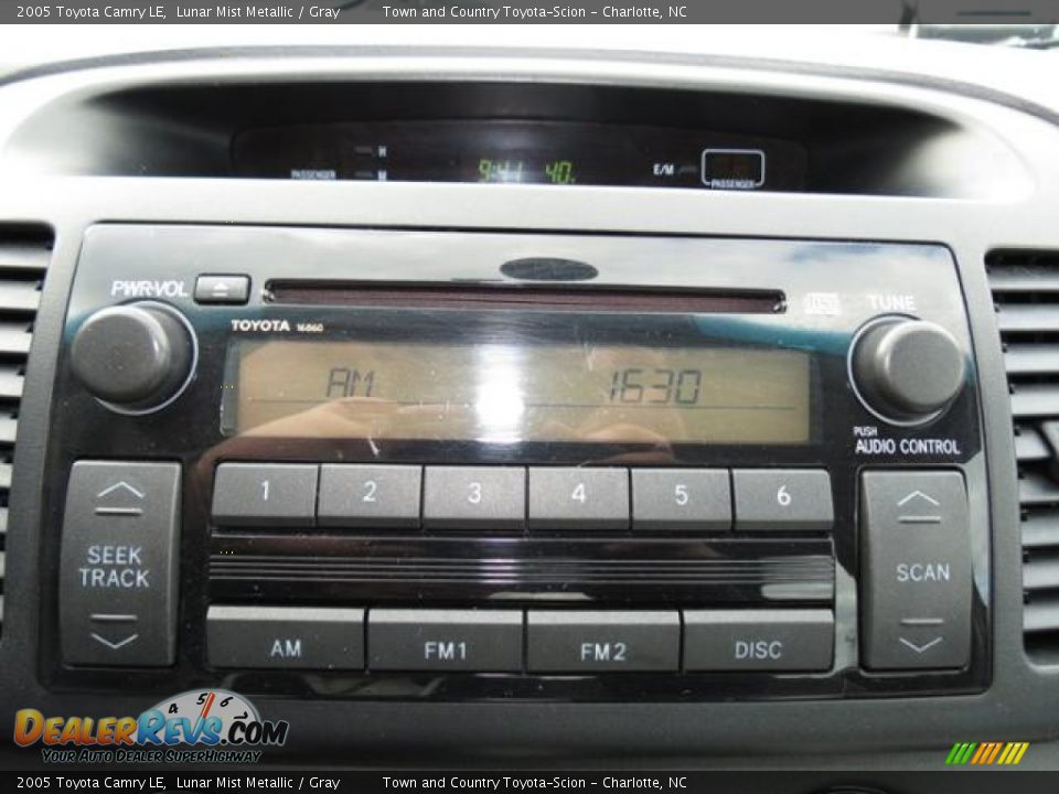 2005 Toyota Camry LE Lunar Mist Metallic / Gray Photo #13