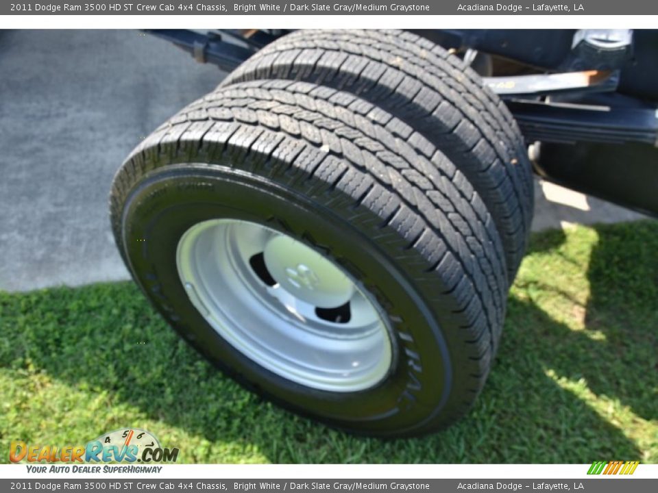 2011 Dodge Ram 3500 HD ST Crew Cab 4x4 Chassis Bright White / Dark Slate Gray/Medium Graystone Photo #4