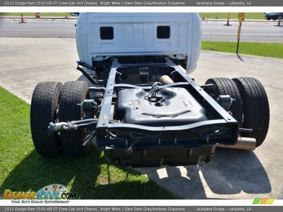 2011 Dodge Ram 3500 HD ST Crew Cab 4x4 Chassis Bright White / Dark Slate Gray/Medium Graystone Photo #6