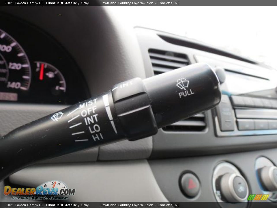 2005 Toyota Camry LE Lunar Mist Metallic / Gray Photo #19