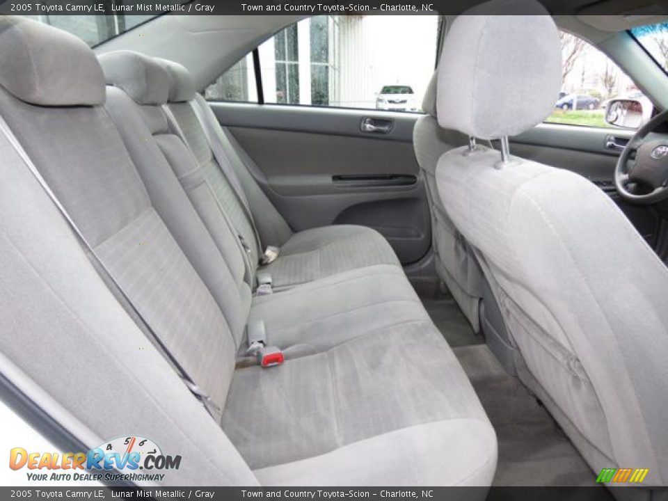 2005 Toyota Camry LE Lunar Mist Metallic / Gray Photo #23