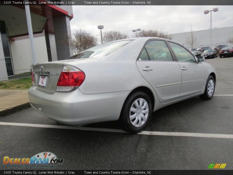 2005 Toyota Camry LE Lunar Mist Metallic / Gray Photo #27