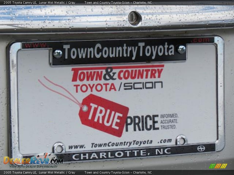 2005 Toyota Camry LE Lunar Mist Metallic / Gray Photo #30