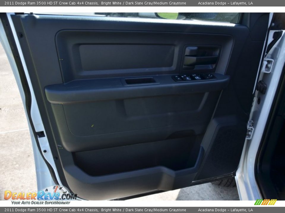 2011 Dodge Ram 3500 HD ST Crew Cab 4x4 Chassis Bright White / Dark Slate Gray/Medium Graystone Photo #16