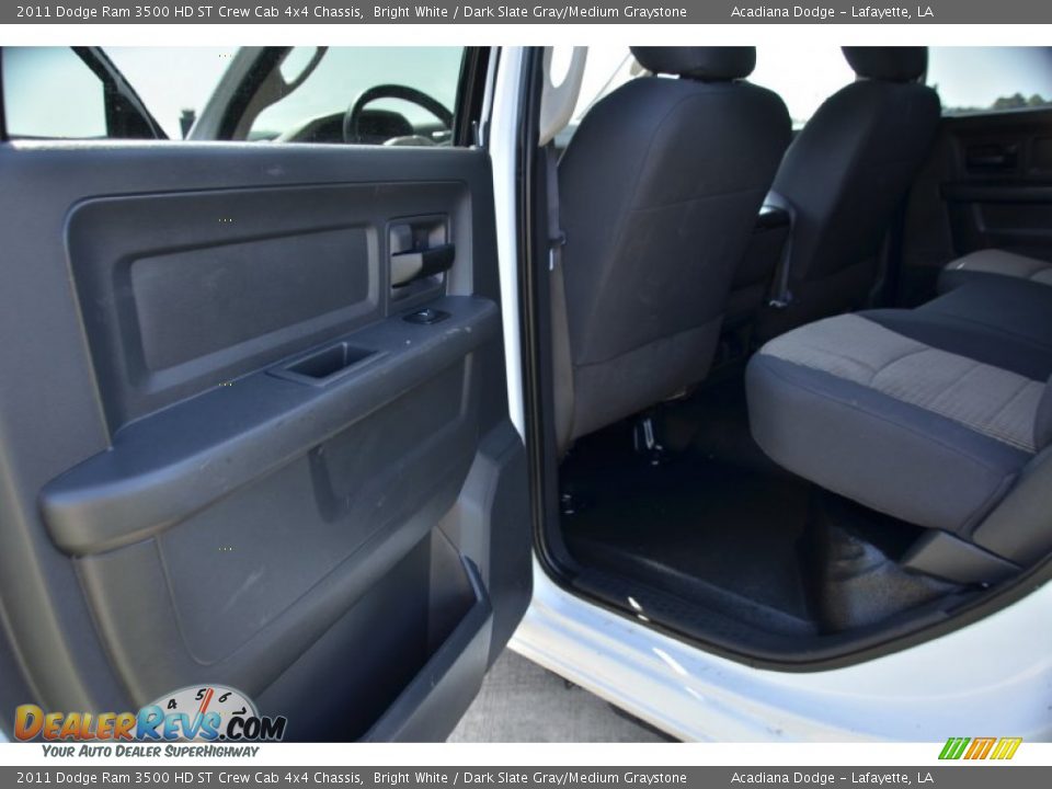 2011 Dodge Ram 3500 HD ST Crew Cab 4x4 Chassis Bright White / Dark Slate Gray/Medium Graystone Photo #18