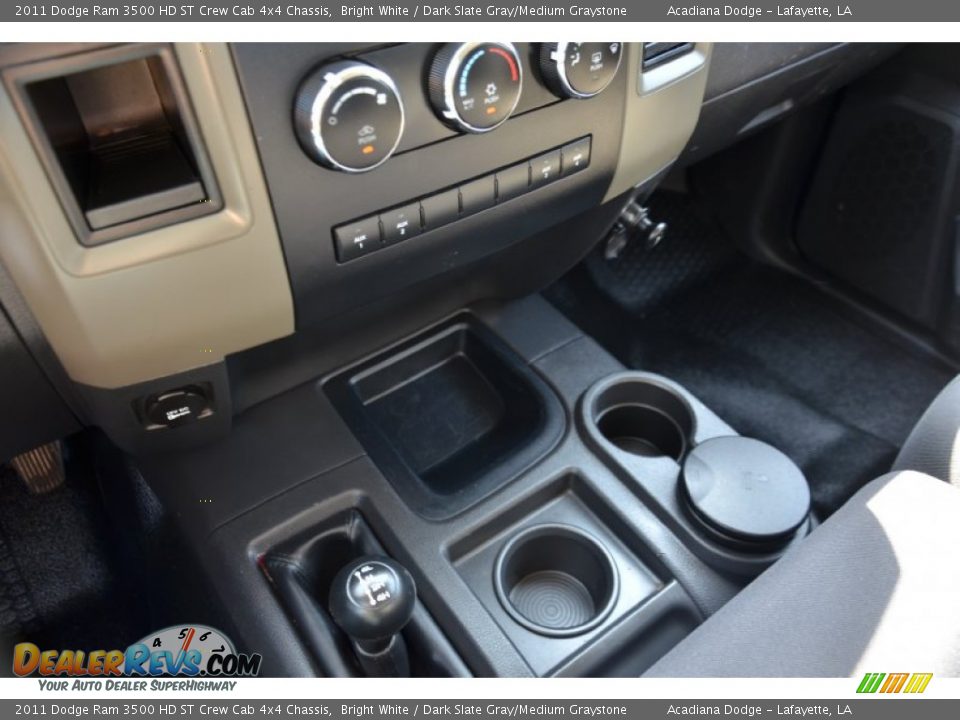 2011 Dodge Ram 3500 HD ST Crew Cab 4x4 Chassis Bright White / Dark Slate Gray/Medium Graystone Photo #29