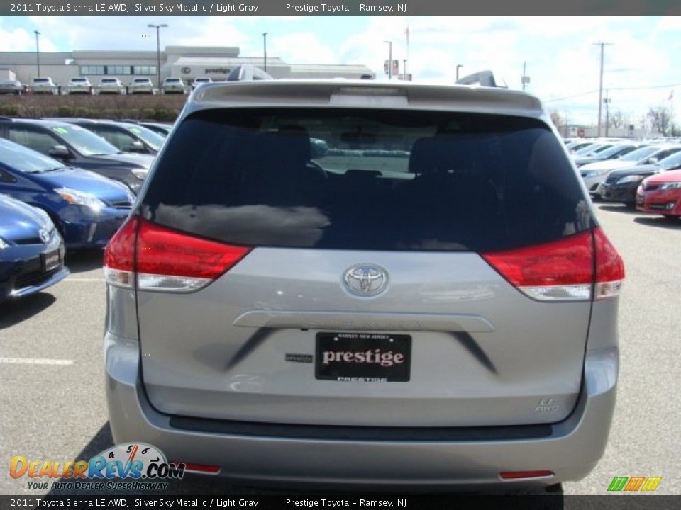 2011 Toyota Sienna LE AWD Silver Sky Metallic / Light Gray Photo #5