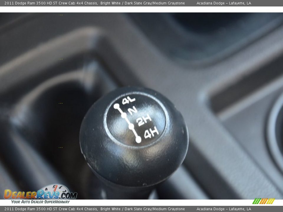 2011 Dodge Ram 3500 HD ST Crew Cab 4x4 Chassis Bright White / Dark Slate Gray/Medium Graystone Photo #30