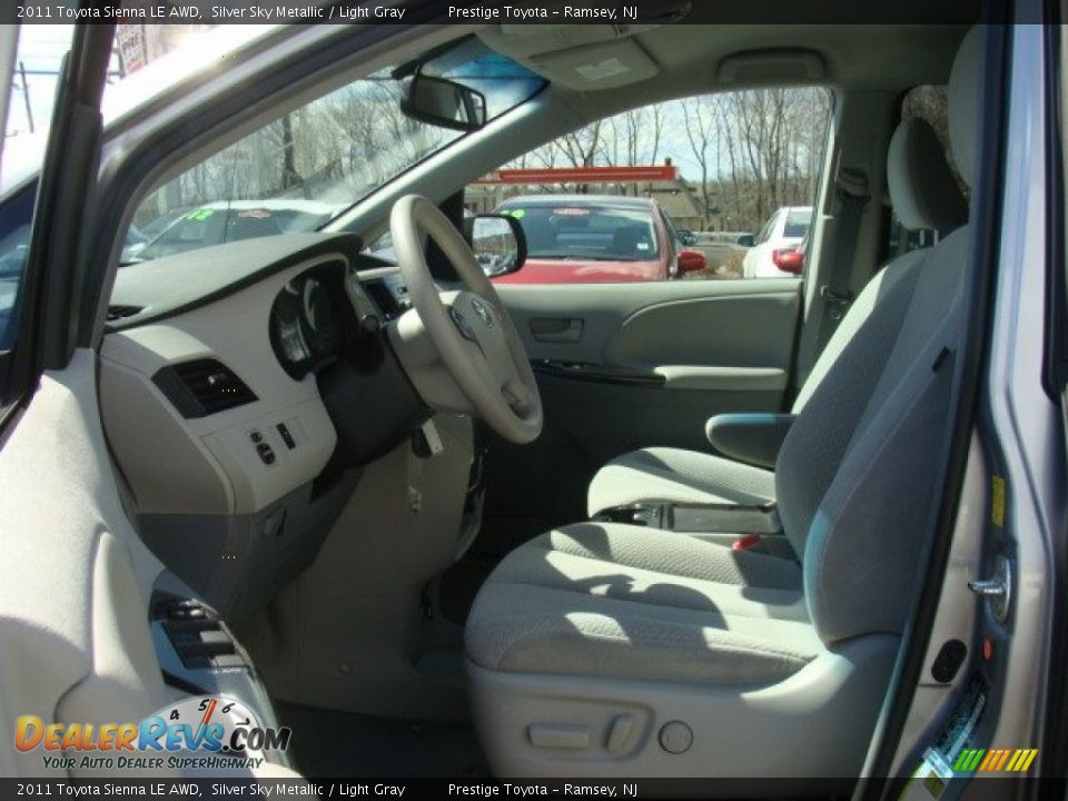 2011 Toyota Sienna LE AWD Silver Sky Metallic / Light Gray Photo #7