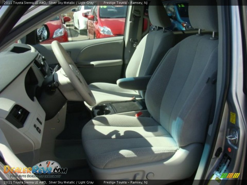 2011 Toyota Sienna LE AWD Silver Sky Metallic / Light Gray Photo #8