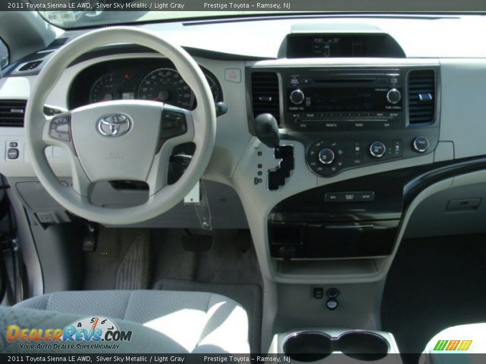 2011 Toyota Sienna LE AWD Silver Sky Metallic / Light Gray Photo #9