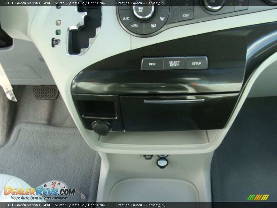 2011 Toyota Sienna LE AWD Silver Sky Metallic / Light Gray Photo #12