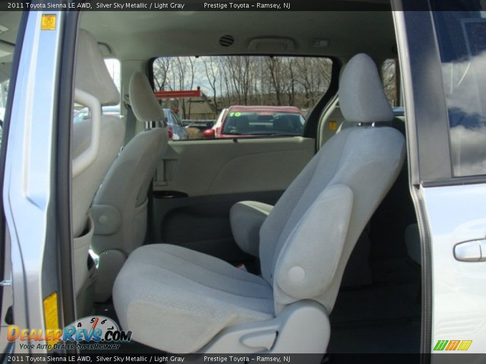 2011 Toyota Sienna LE AWD Silver Sky Metallic / Light Gray Photo #13