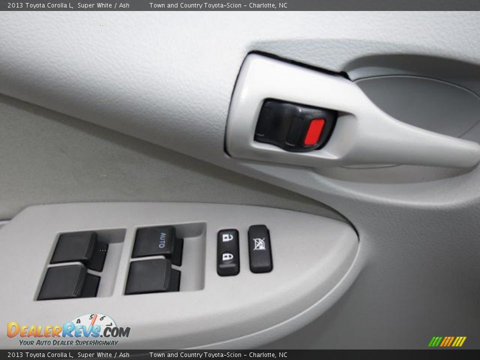 2013 Toyota Corolla L Super White / Ash Photo #10