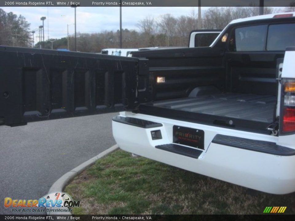 2006 Honda Ridgeline RTL White / Beige Photo #17