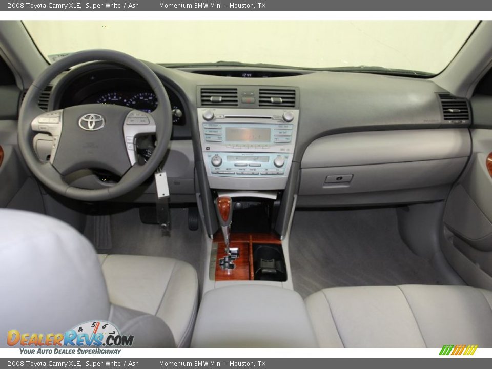 2008 Toyota Camry XLE Super White / Ash Photo #4