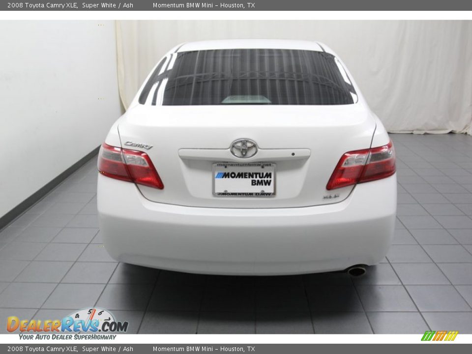 2008 Toyota Camry XLE Super White / Ash Photo #12