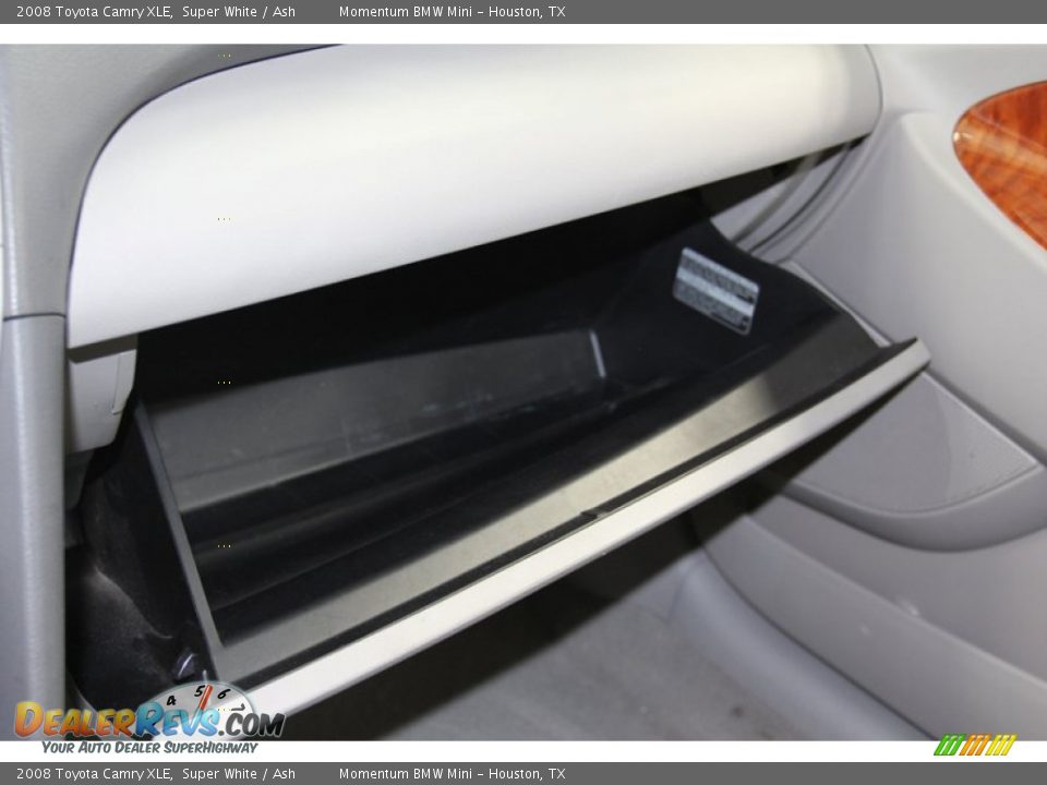 2008 Toyota Camry XLE Super White / Ash Photo #18