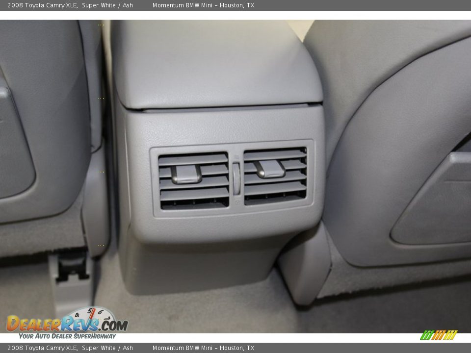 2008 Toyota Camry XLE Super White / Ash Photo #29