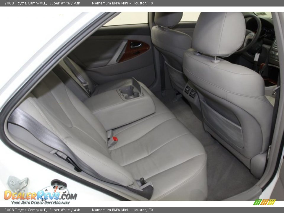 2008 Toyota Camry XLE Super White / Ash Photo #31