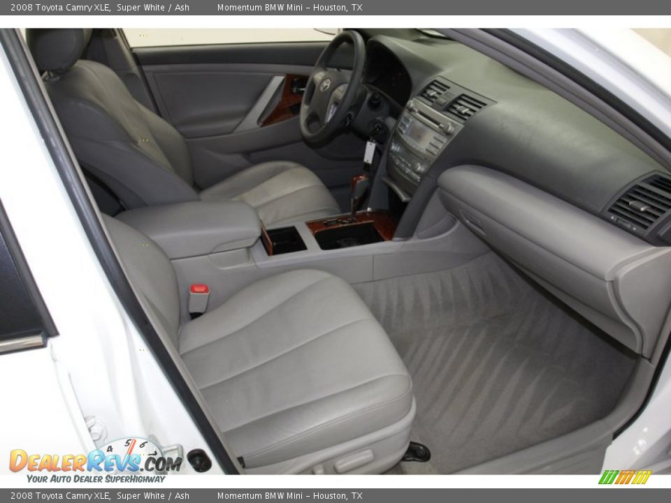 2008 Toyota Camry XLE Super White / Ash Photo #34