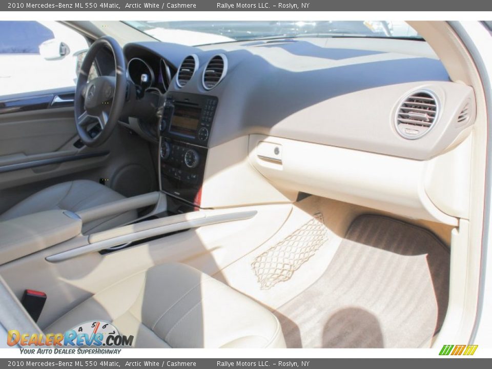 2010 Mercedes-Benz ML 550 4Matic Arctic White / Cashmere Photo #9